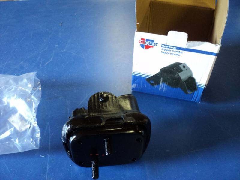 lot 7234 image: (1) Car Quest Motor Mount 2556