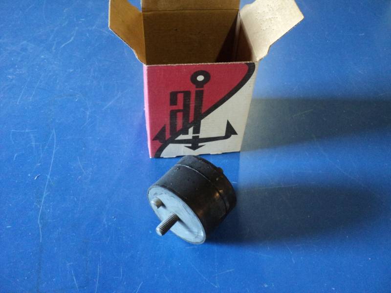lot 7239 image: (1) Anchor replacement Parts 9404