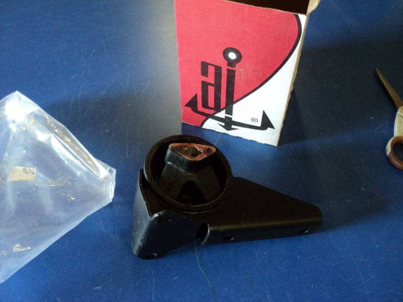 lot 7244 image: (1) Anchor Motor Mount 3018 Trans Jeep Grand Cherokee 1999-2004