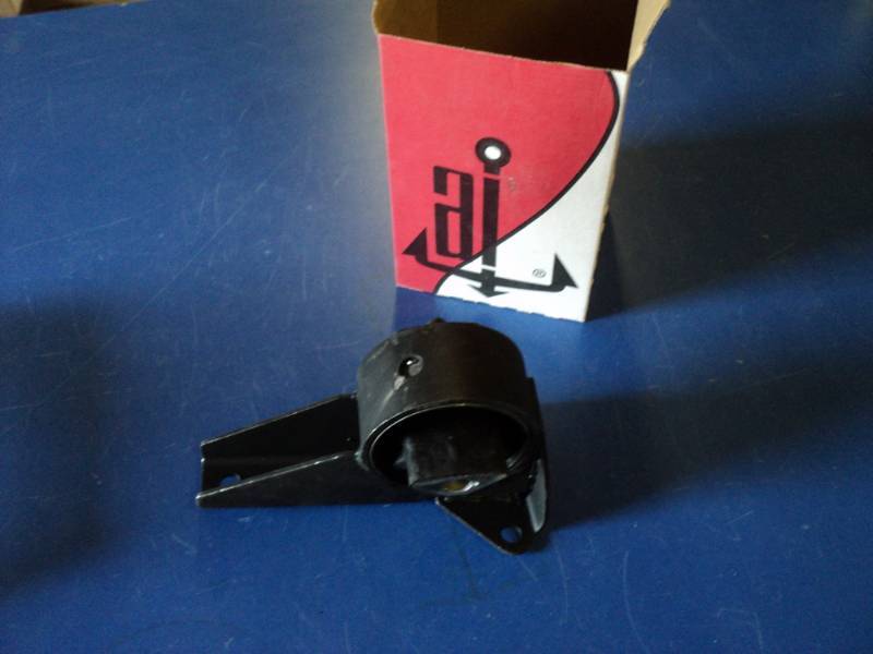 lot 7246 image: (1) Anchor Motor Mount 3018 Trans Jeep Grand Cherokee 1999-2004