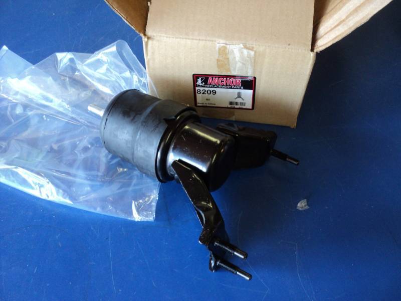 lot 7256 image: (1) Anchor replacement parts 8209, Motor RR Toyota Camry 1992-1996
