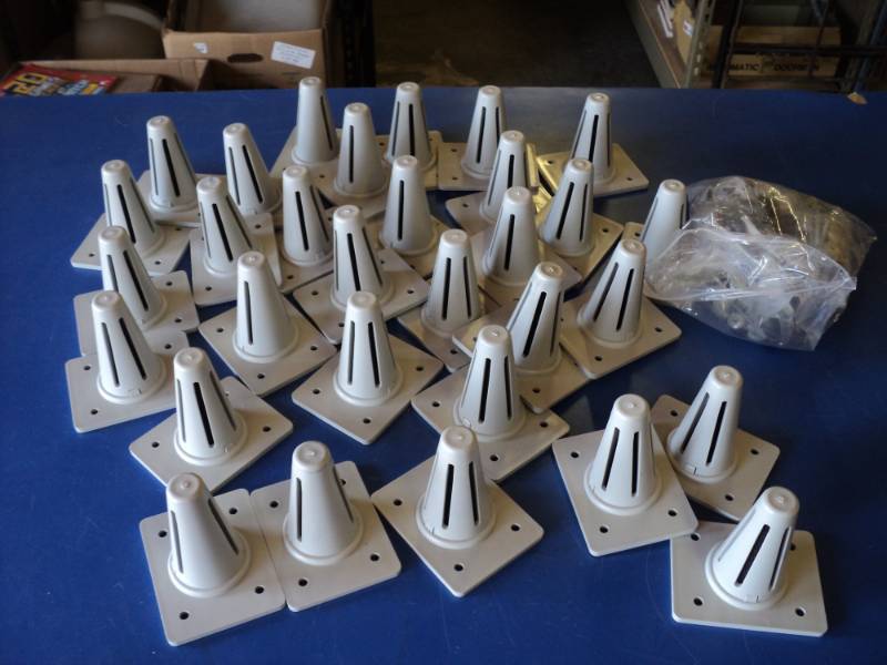 lot 7262 image: (30) ct lot Jet Filter 4-12 x 3-12 w 4 tall cone, hardware included