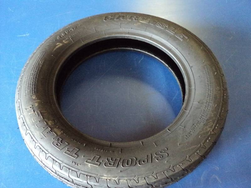 lot 7323 image: (1) Carlisle Sport Trail LH Tire 4.80-12
