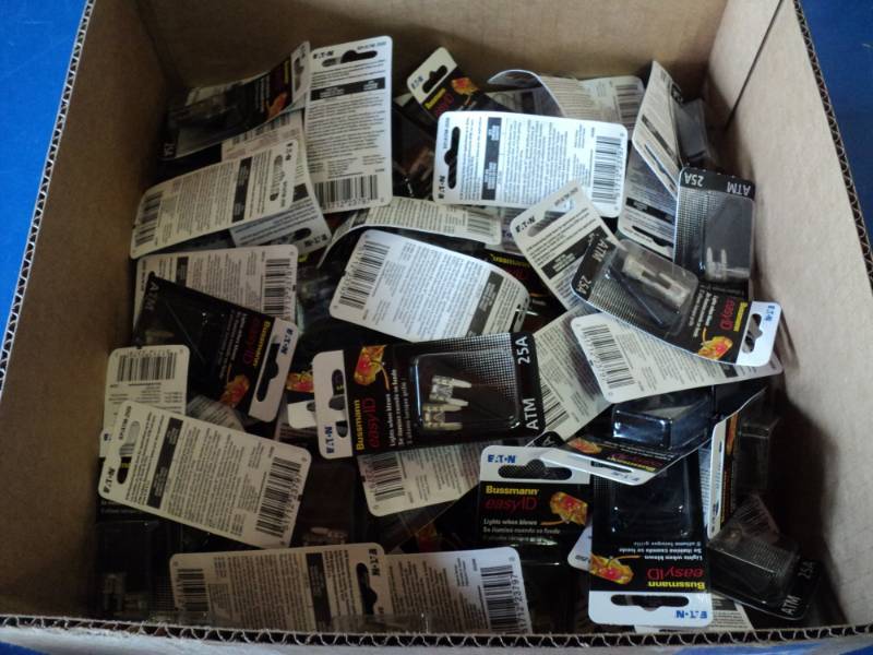 lot 7329 image: (75) ct lot Eaton Bussman easy ID ATM 25A fuses
