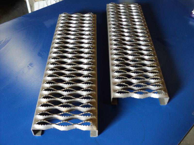 lot 7341 image: (2) ct lot metal step shelf, 2 x 7 x 1-58