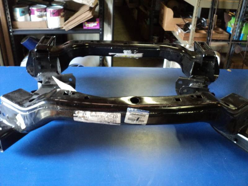 lot 7354 image: Chrysler 300 Engine Cradle Hemi & V6, Mopar # 0053155535