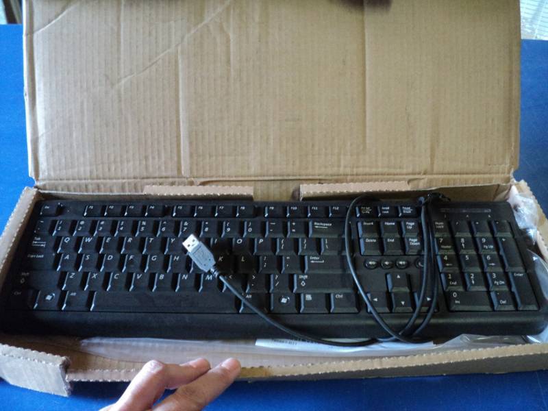 lot 7392 image: HP keyboard 672647-003, black,open box, untested