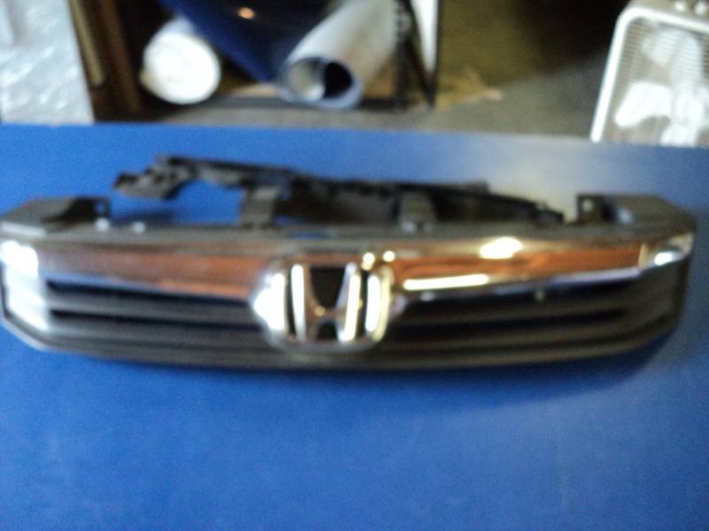 lot 7398 image: Honda Bumper Insert 8A4217