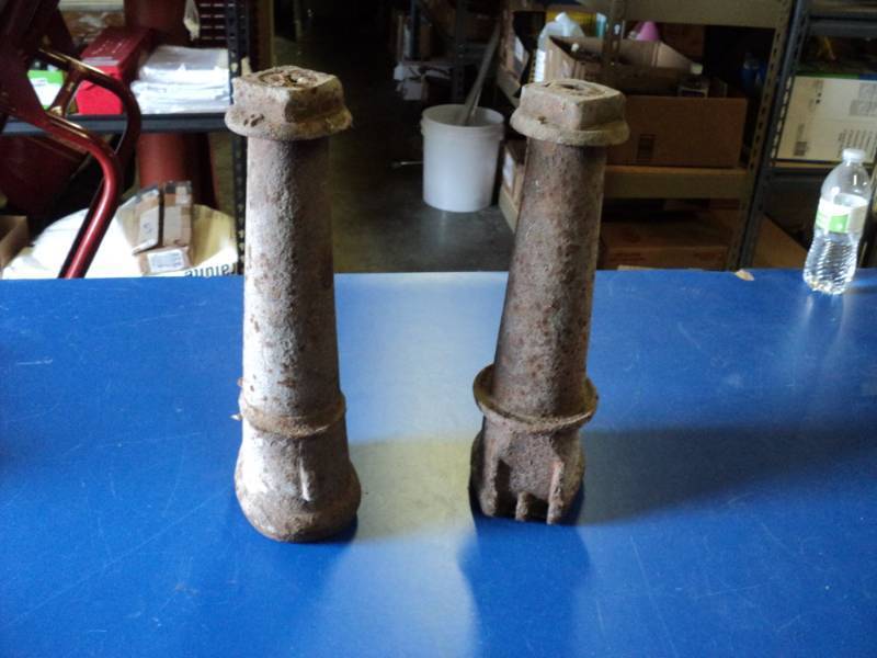 lot 6665 image: (2) cast steel base feet, approx 14-12 tall