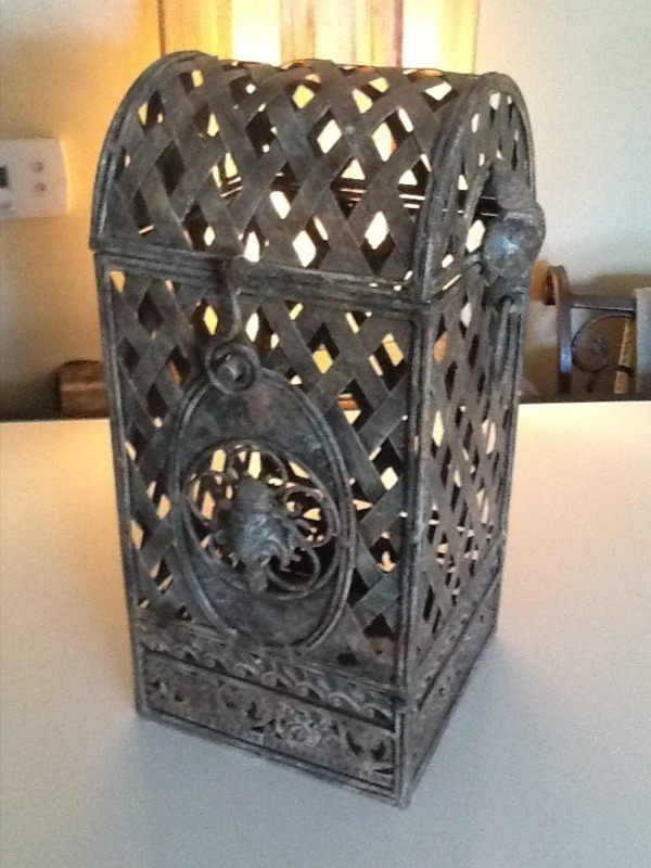 lot 232 image: Beautiful metal Decore peace with hinged top measures 9 x 9 x 18 tall