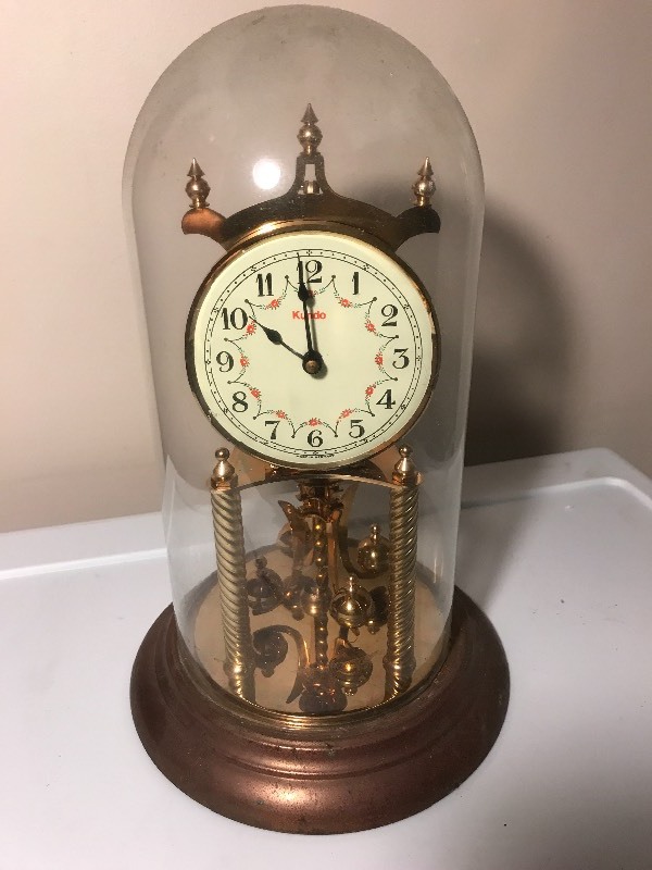 lot 114 image: Wedding clock