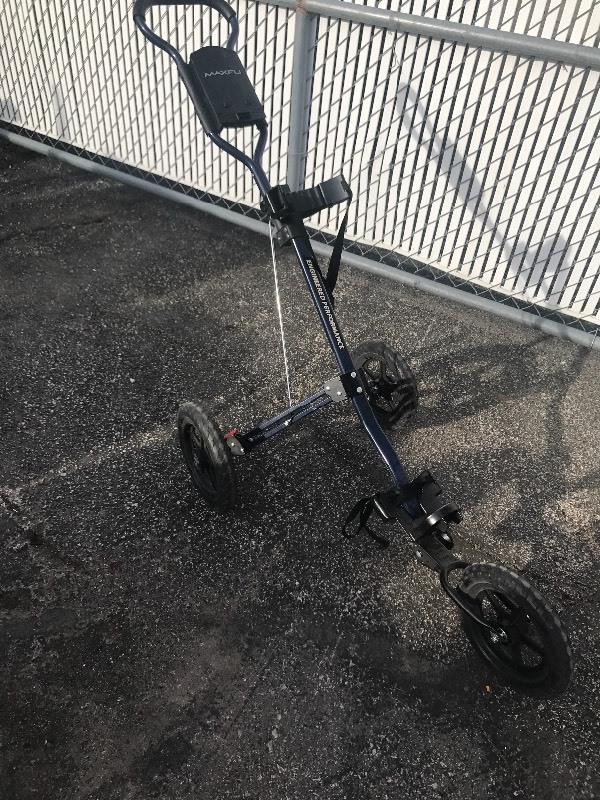 lot 173 image: Get ready for golf season with this nice three wheel golf cart