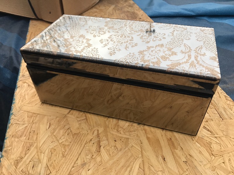 lot 187 image: Unique shoebox size decorative beveled glass mirror box as pictured