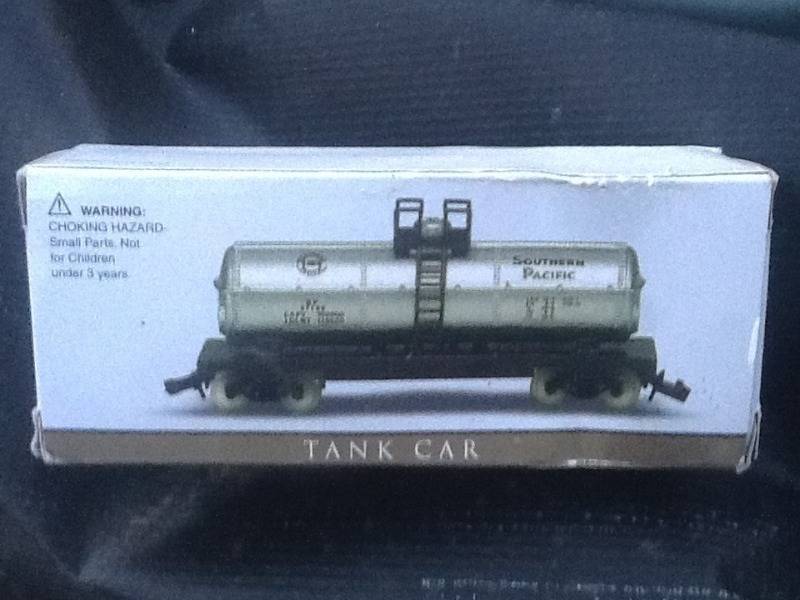 lot 158 image: Lot of 10 small train car tanker