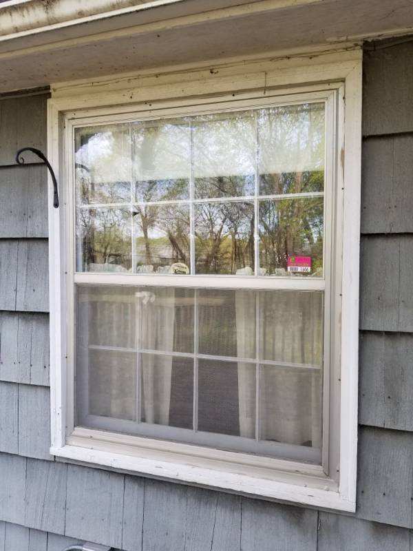 lot 1606 image: Storm Window