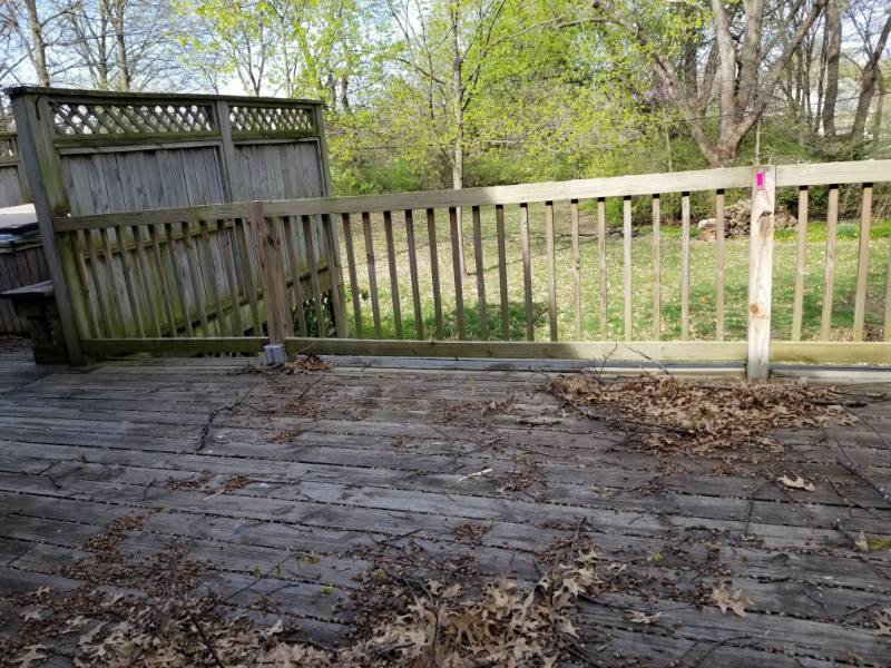 lot 1608 image: Deck Railing