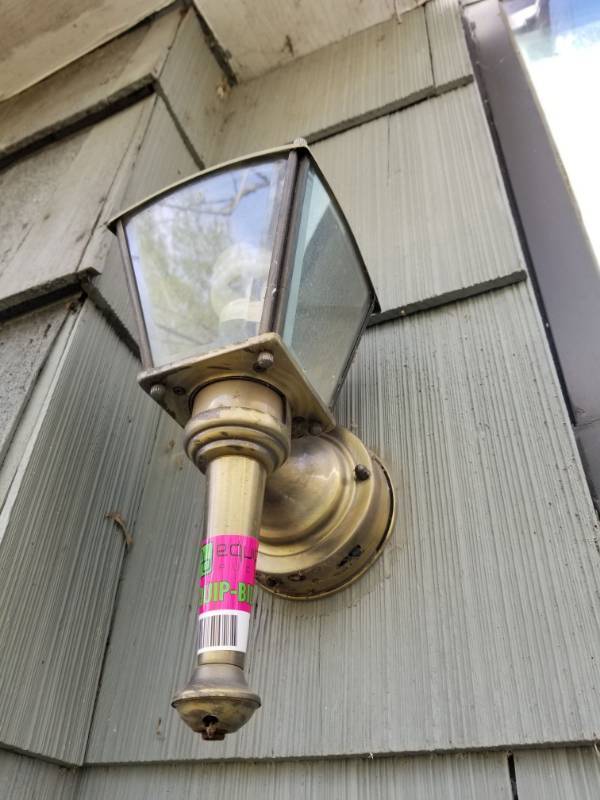 lot 1609 image: Outdoor Light