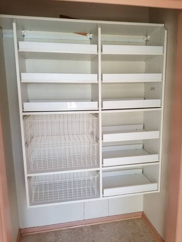lot 1620 image: Shelving Unit