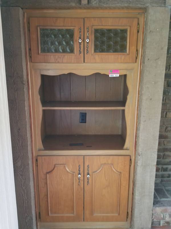lot 1636 image: Built In Cabinets
