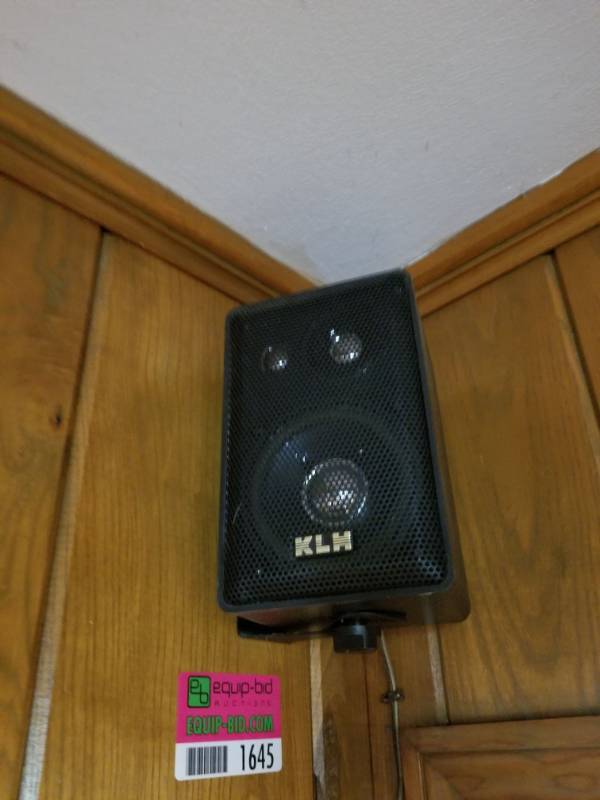 lot 1645 image: 4 Speakers