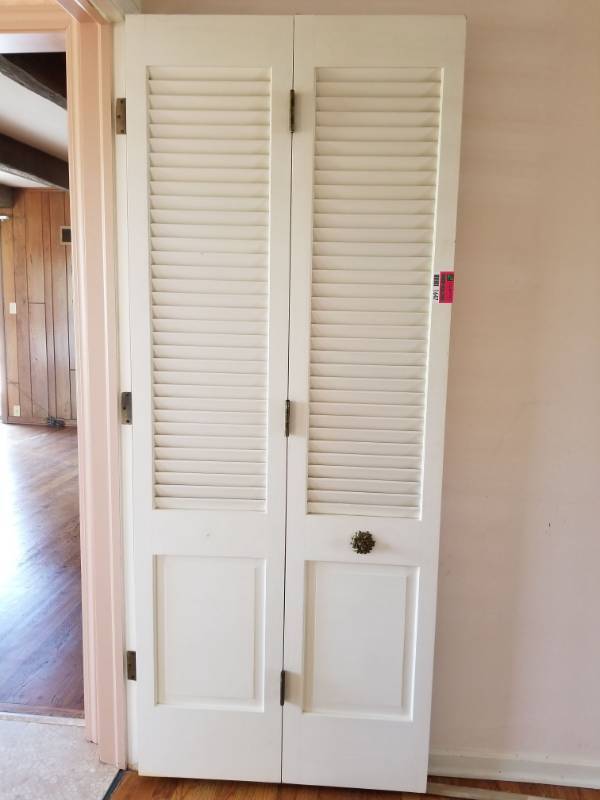 lot 1647 image: Wood Folding Door