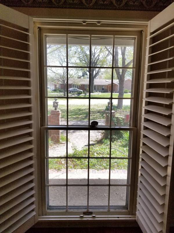 lot 1652 image: Window With Frame