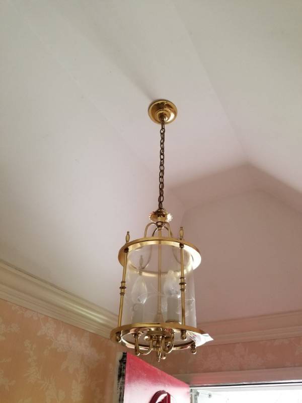 lot 1655 image: Gold Chandelier