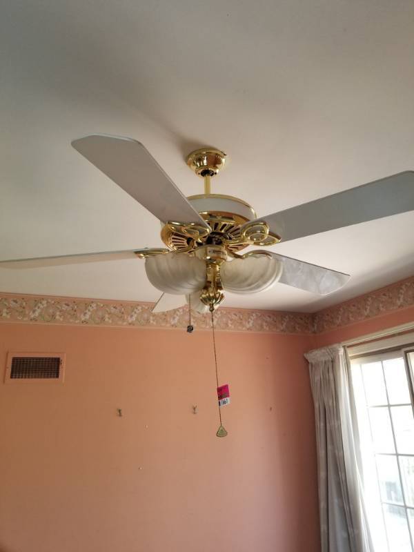 lot 1661 image: Ceiling Fan
