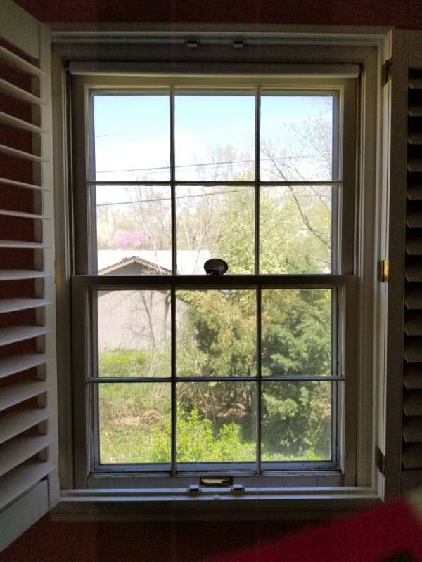 lot 1665 image: 2 Windows