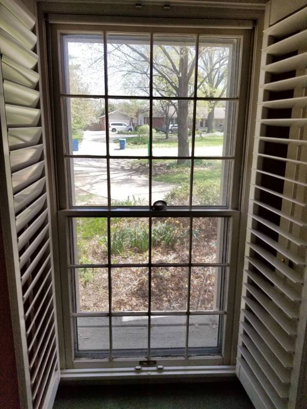 lot 1671 image: Wood Window