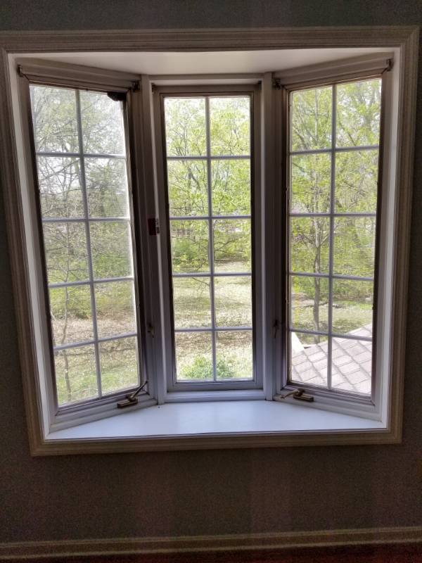lot 1675 image: 3 Windows