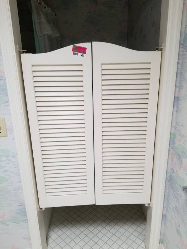 lot 1681 image: Saloon Doors
