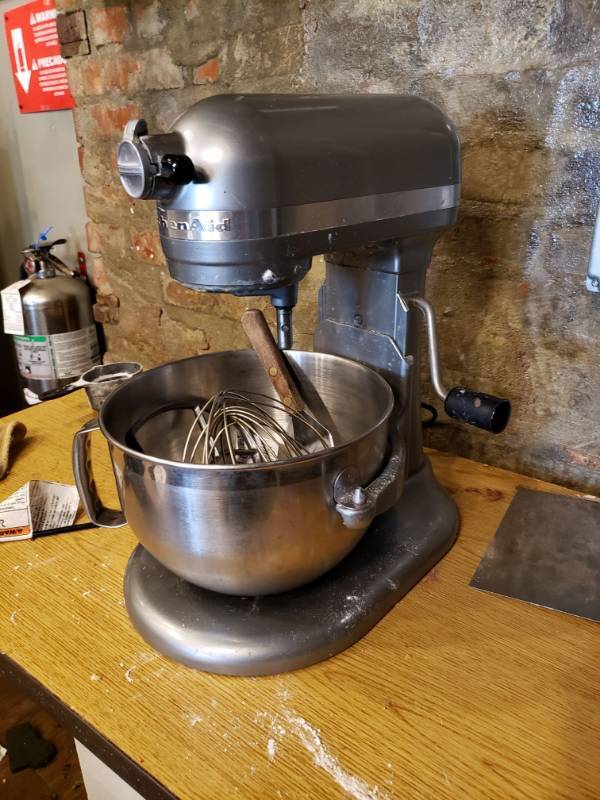 Kitchen Aid 6qt Mixer With Attachments Model Kp26m9xccu
