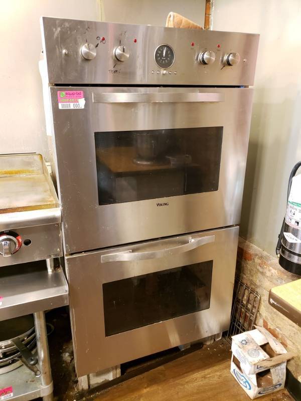 lot 5 image: Viking Electric Double Oven Model- DEDO205SS