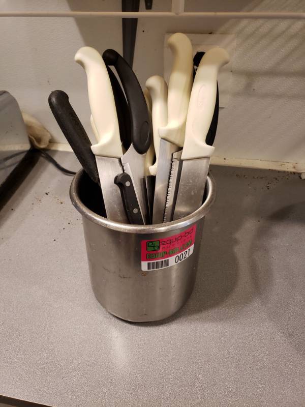 lot 21 image: Various Knives