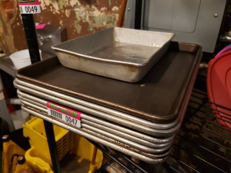 lot 47 image: (8) Baking sheets with Pan