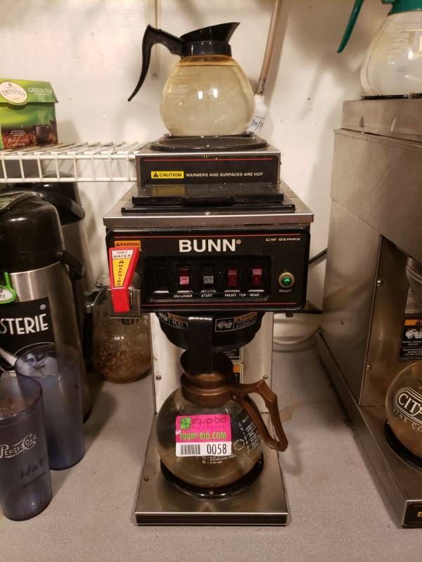 lot 58 image: Bunn CW Series Coffee Maker Model- CWTF15