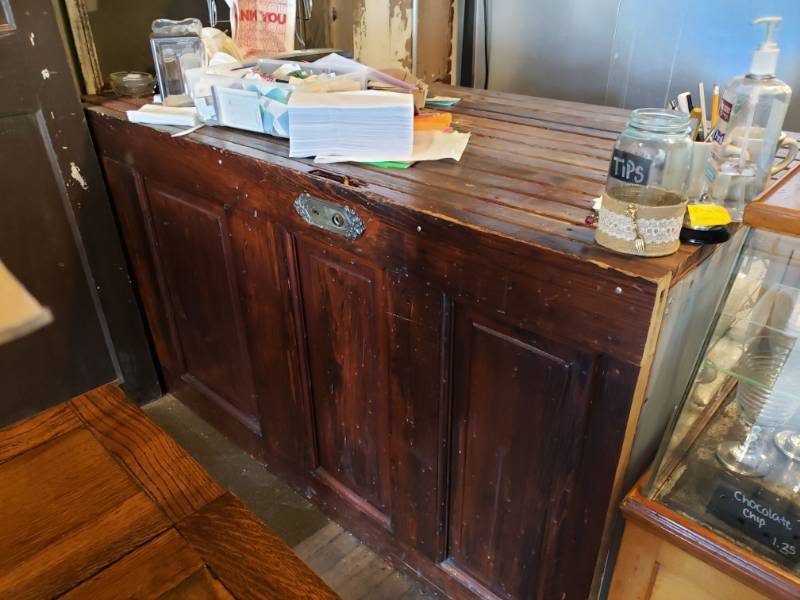 lot 63 image: Vintage Custom made Countertop