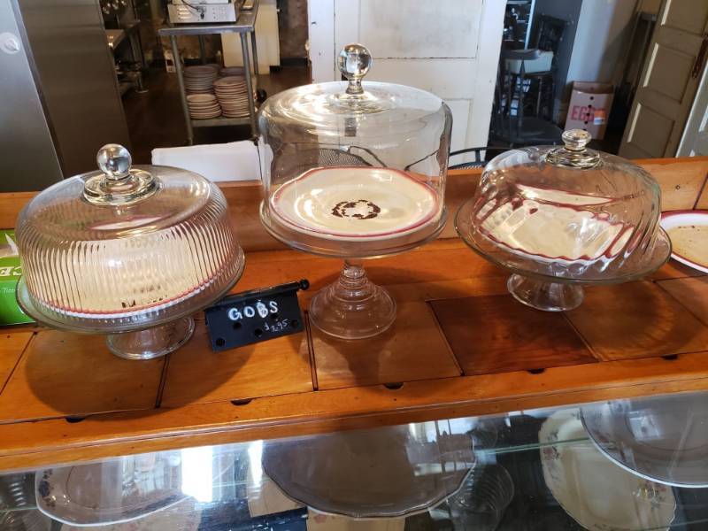 lot 65 image: Various Glass Cake stands, Vintage Plates and More