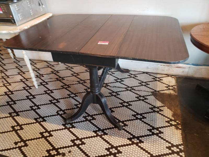 lot 97 image: Vintage Extendable Wooden Table