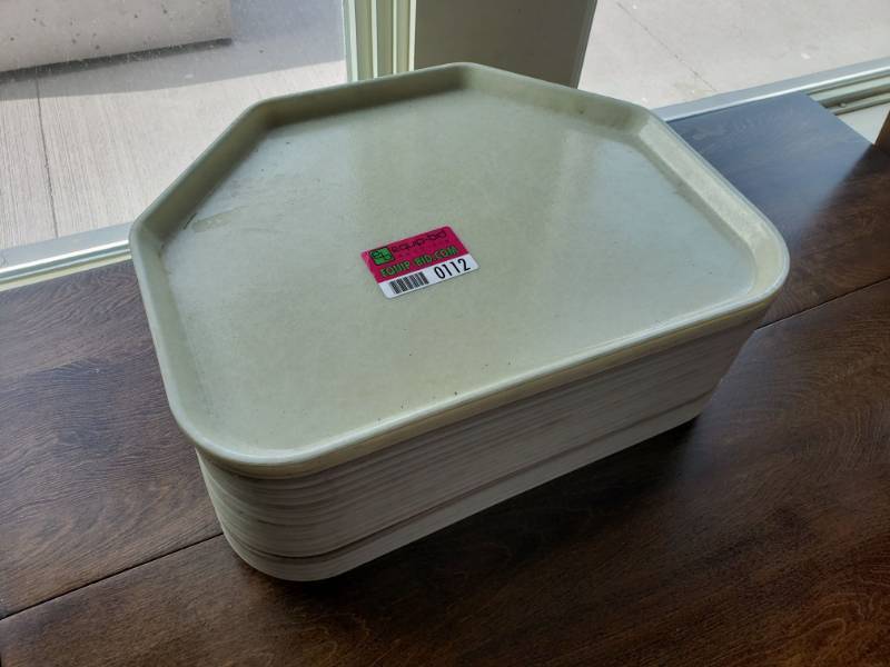 lot 112 image: (20) Plastic Trays
