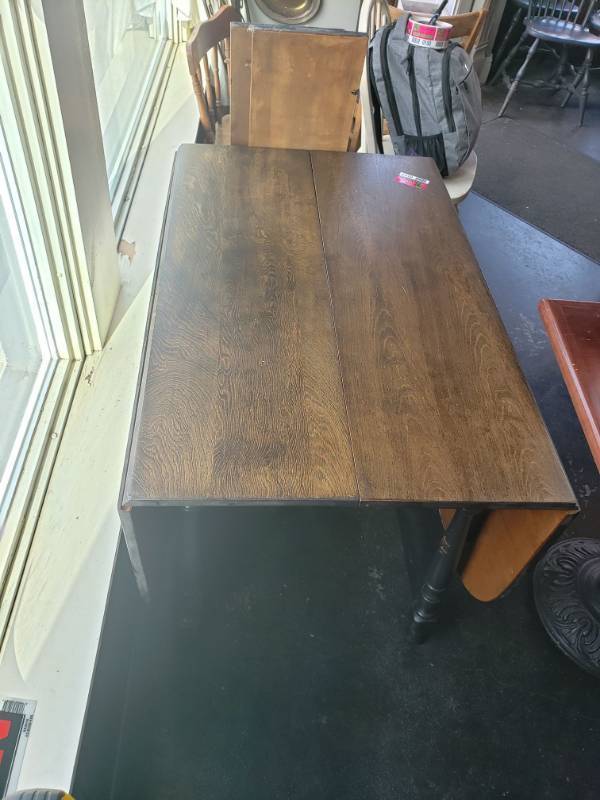 lot 114 image: Extendable Fold out Table