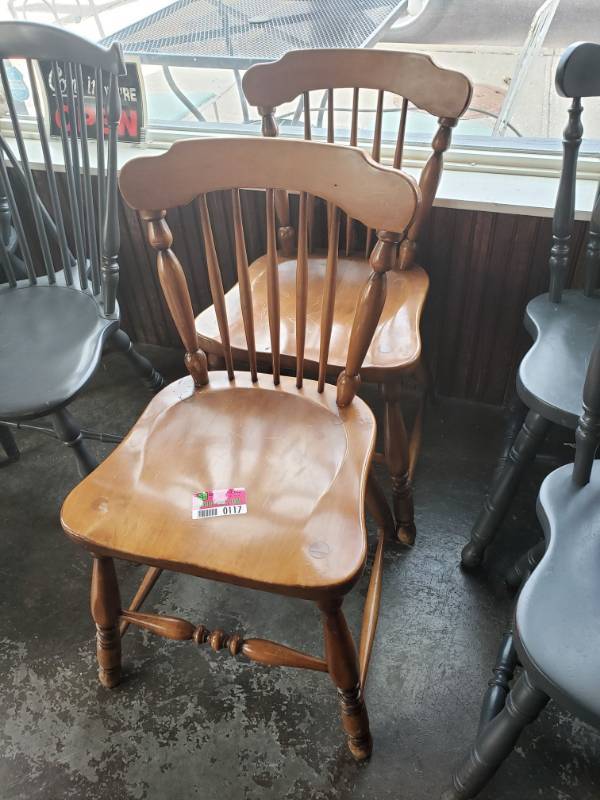 lot 117 image: (2) Wooden Chairs