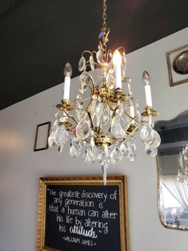 lot 140 image: Chandelier