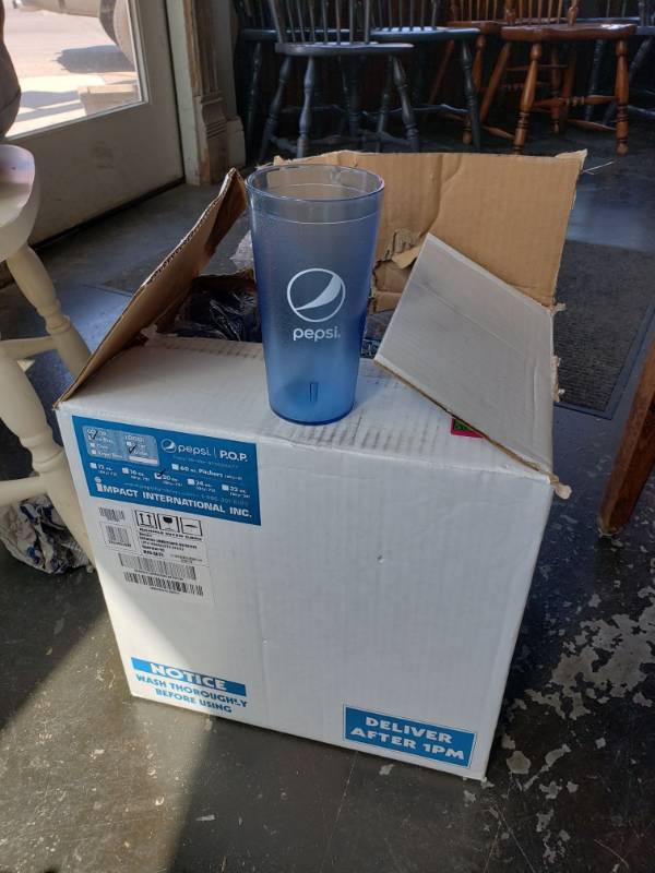 lot 159 image: Box of NEW 20oz Plastic Pepsi Cups