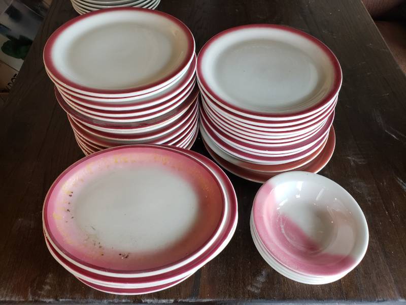 lot 154 image: (2) Boxes of Various Vintage&nbspPlates