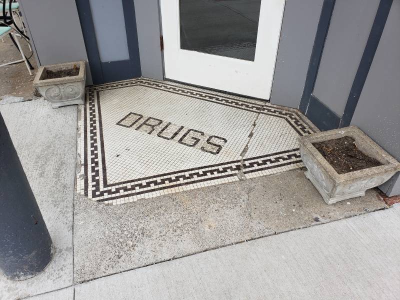 lot 9105 image: Lot (2) concrete flower planters