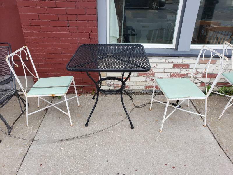 lot 9108 image: Metal patio table with (2) chairs