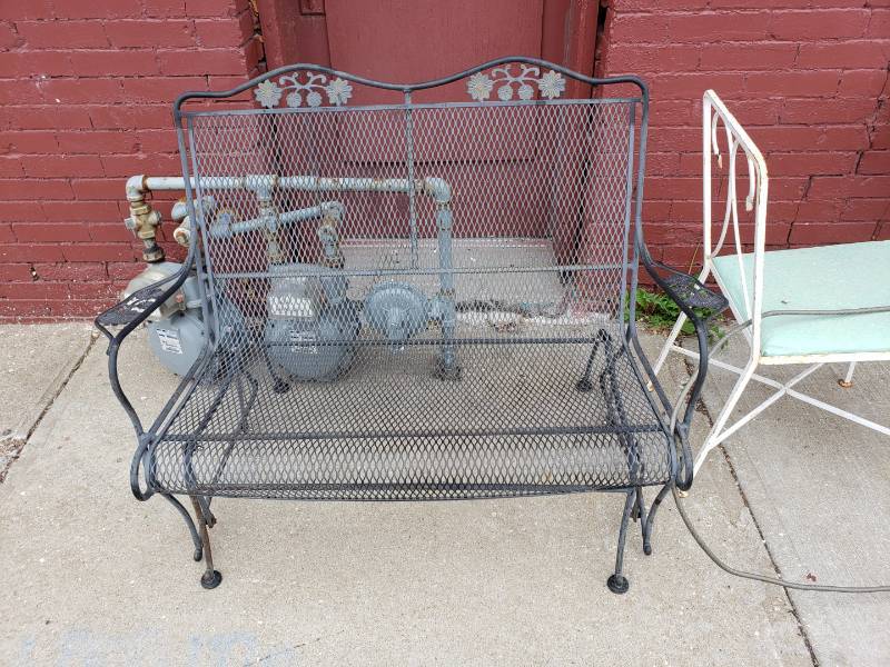 lot 9109 image: Metal outdoor glider bench seat