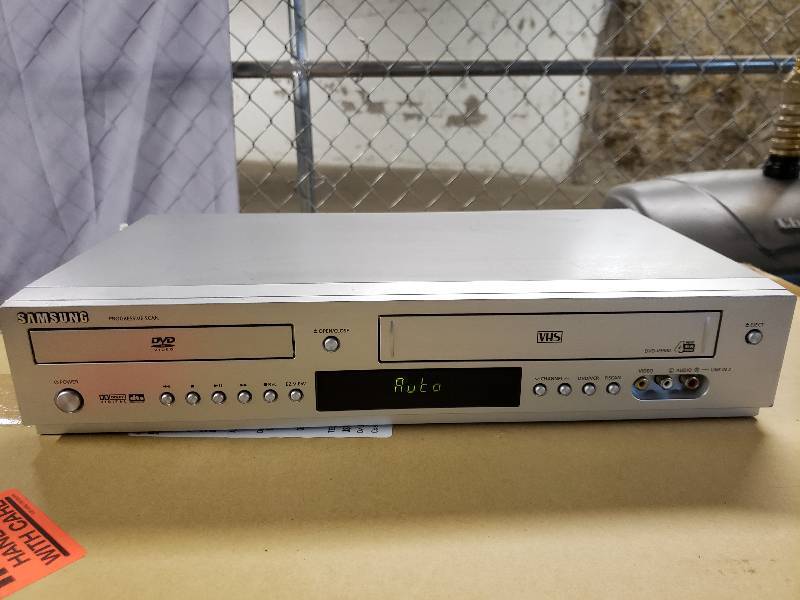 lot 10250 image: Samsung dvdvhs player